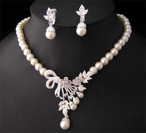 Bridal Pearls jewelry set.