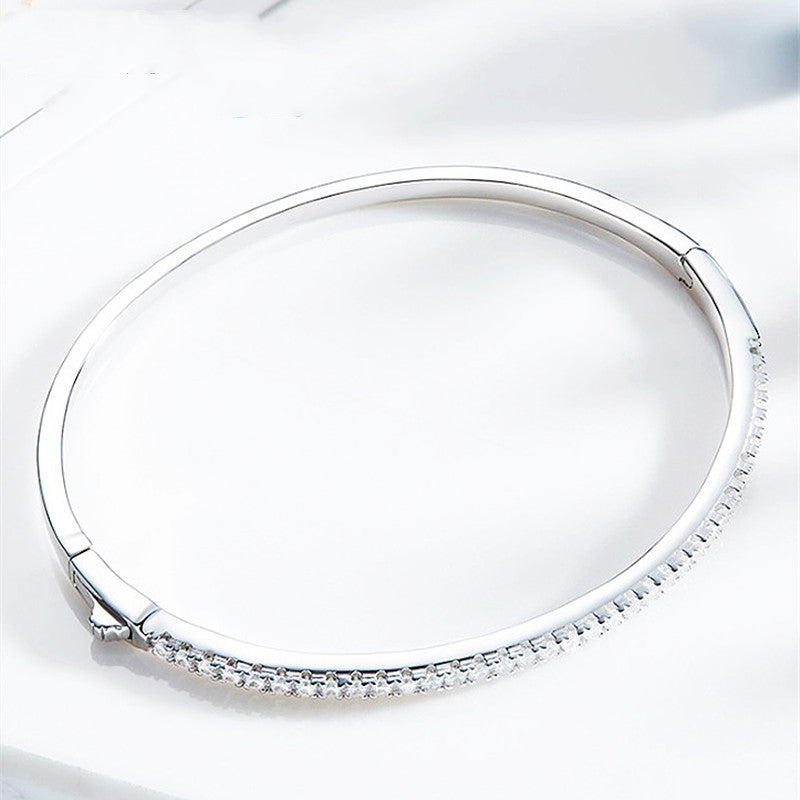 Simple 18K White Gold Bracelet