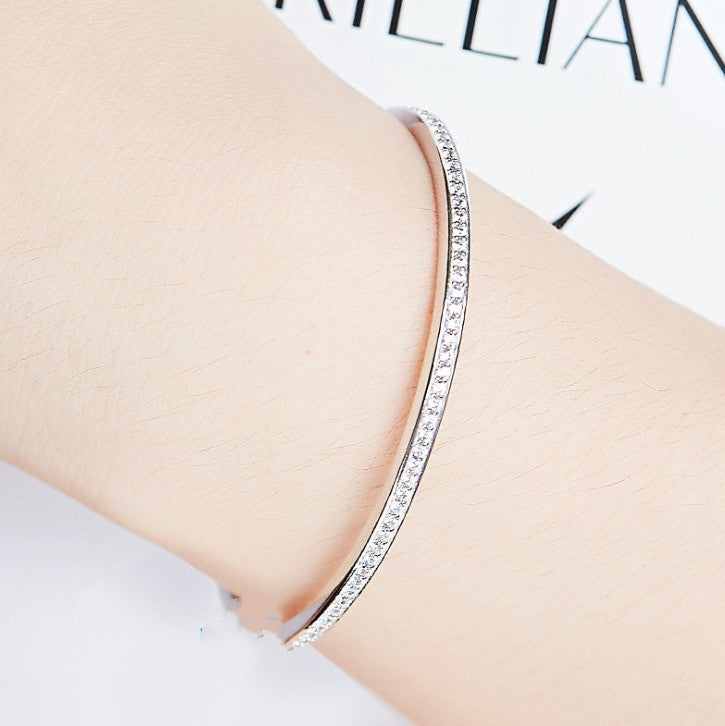 Simple 18K White Gold Bracelet