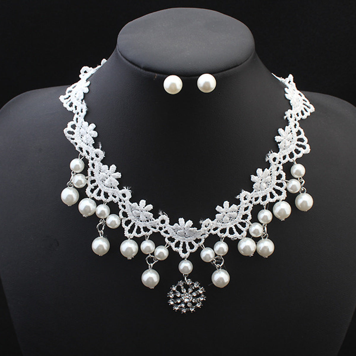 European Elegant Lace and Pearl Necklace, with Two Pearl Earrings