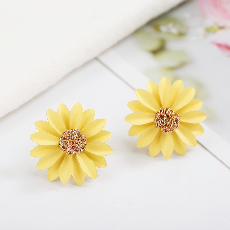 Adorable Small Daisy Colorful Earrings