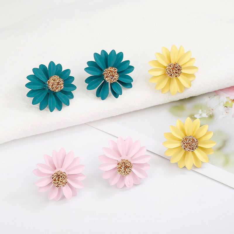 Adorable Small Daisy Colorful Earrings